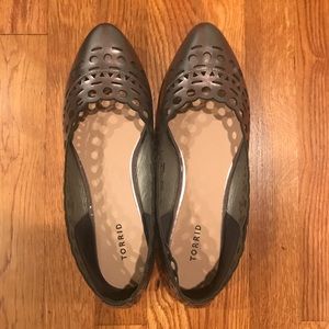 BRAND NEW NEVER WORN FLATS